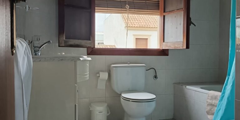 WhatsApp Image 2025-12-15 at 18.18.11